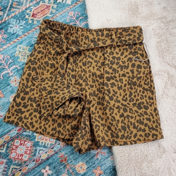 A New Day Leopard Paperbag Shorts XS - Picture 1 of 5